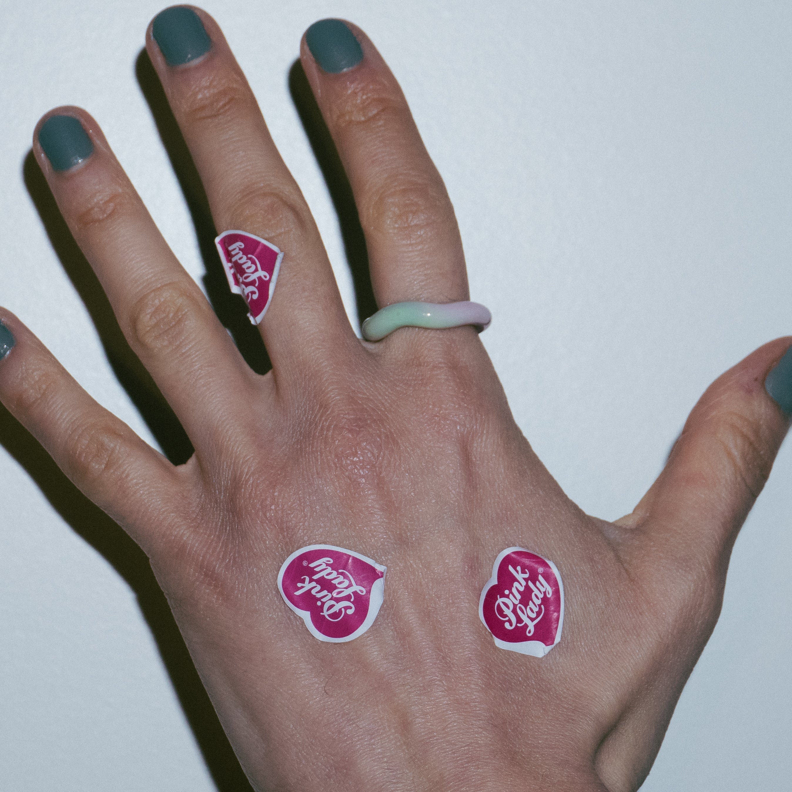 Virelia Wavy Glass Ring