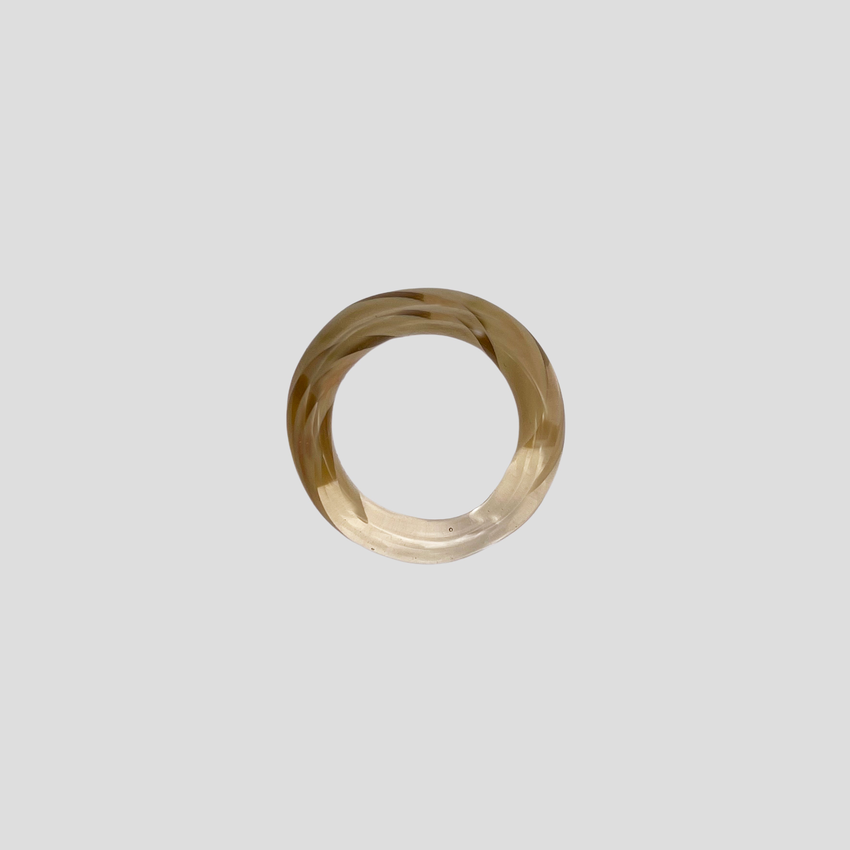 Cream Cake Glass Ring