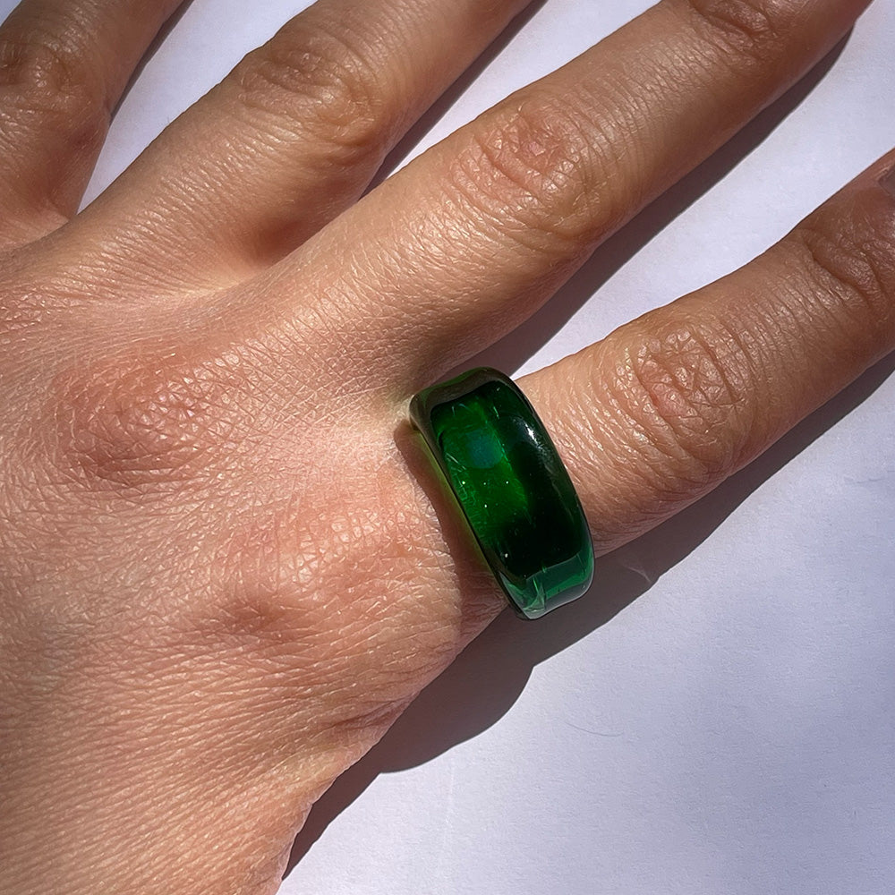 Grüner Glasring